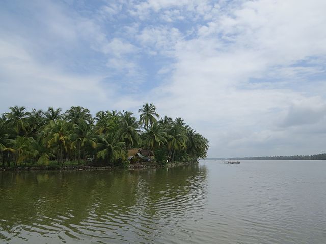 Islands in South India Kavvayi