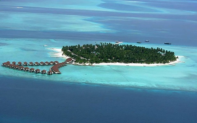 Cute Islands in Maldives Alimatha Aquatic Resort