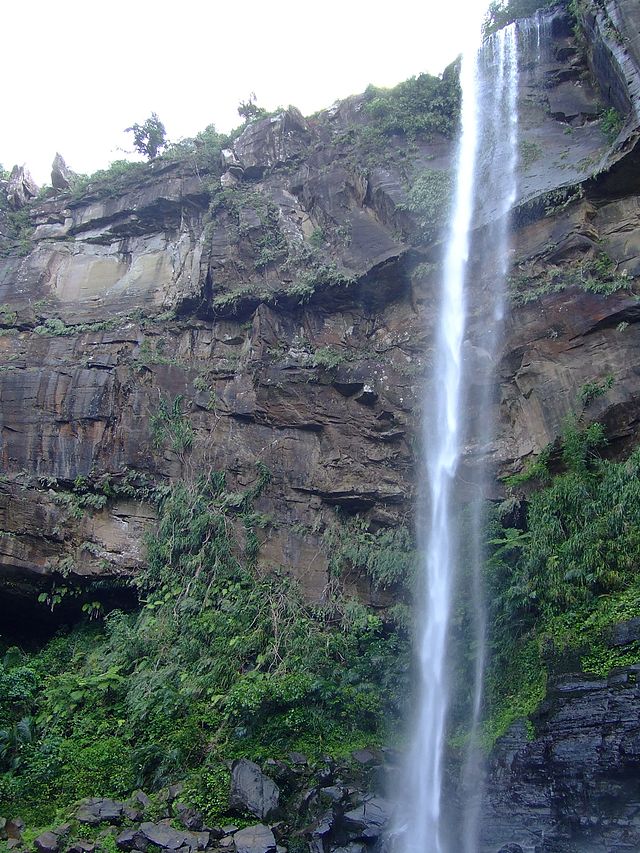 Pinaisaara waterfall