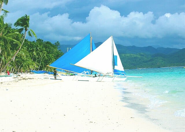 Complete Travel Guide to Boracay Island